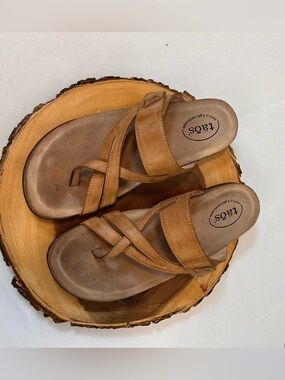 Taos Perfect Tan Leather Slide Sandals with Toe Loop & Velcro Straps Women’s 10